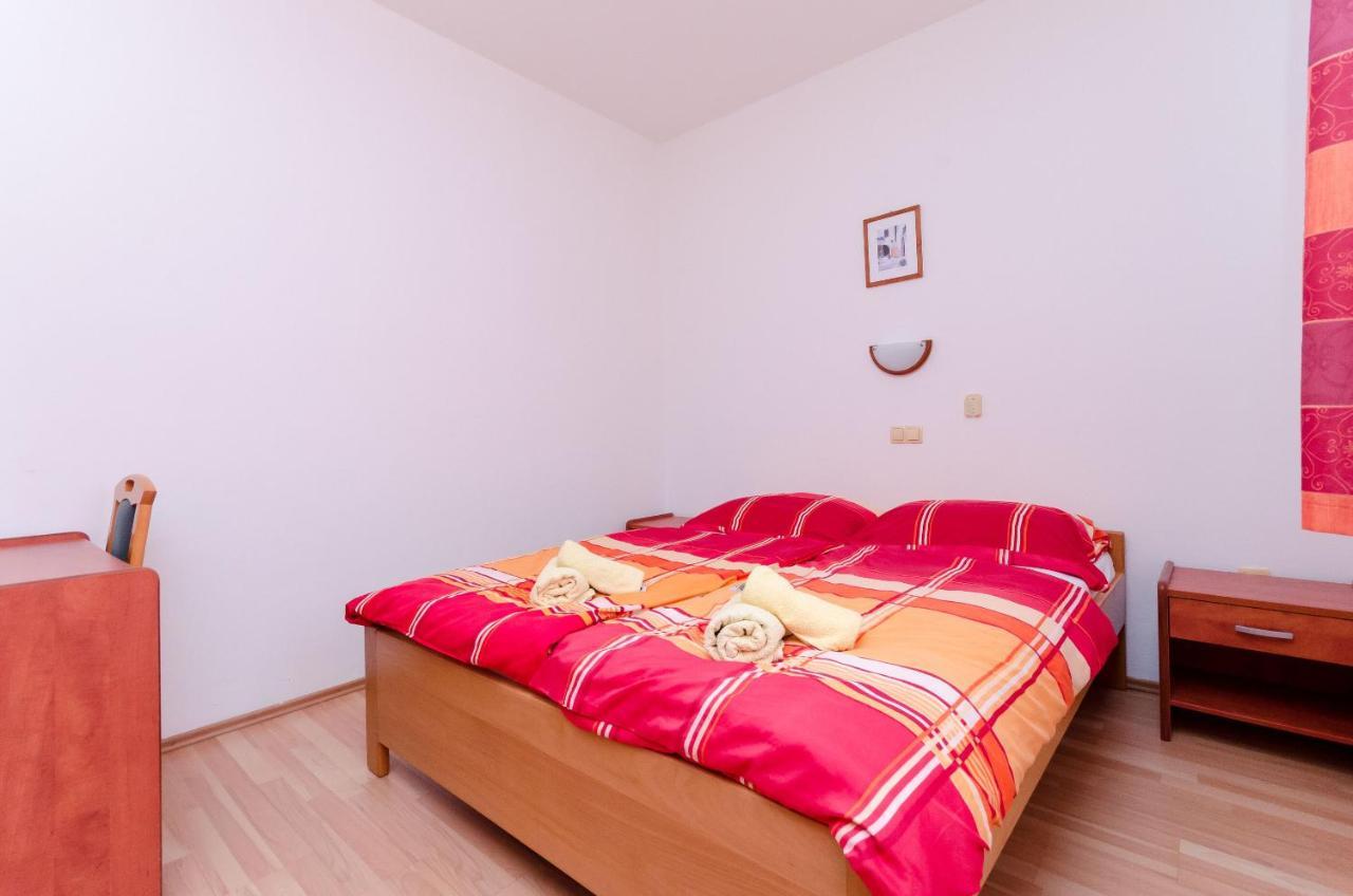 Apartments And Room Ljubica Lopar Eksteriør billede