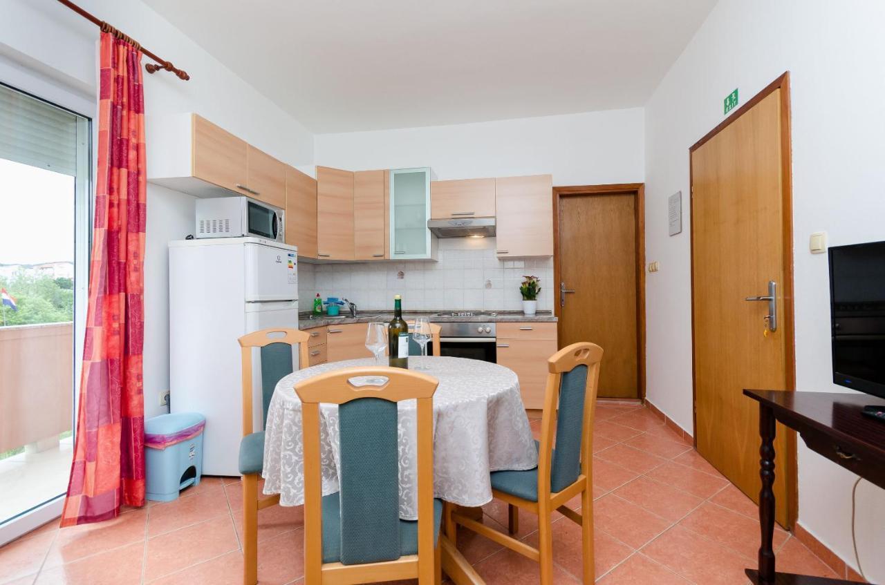 Apartments And Room Ljubica Lopar Eksteriør billede